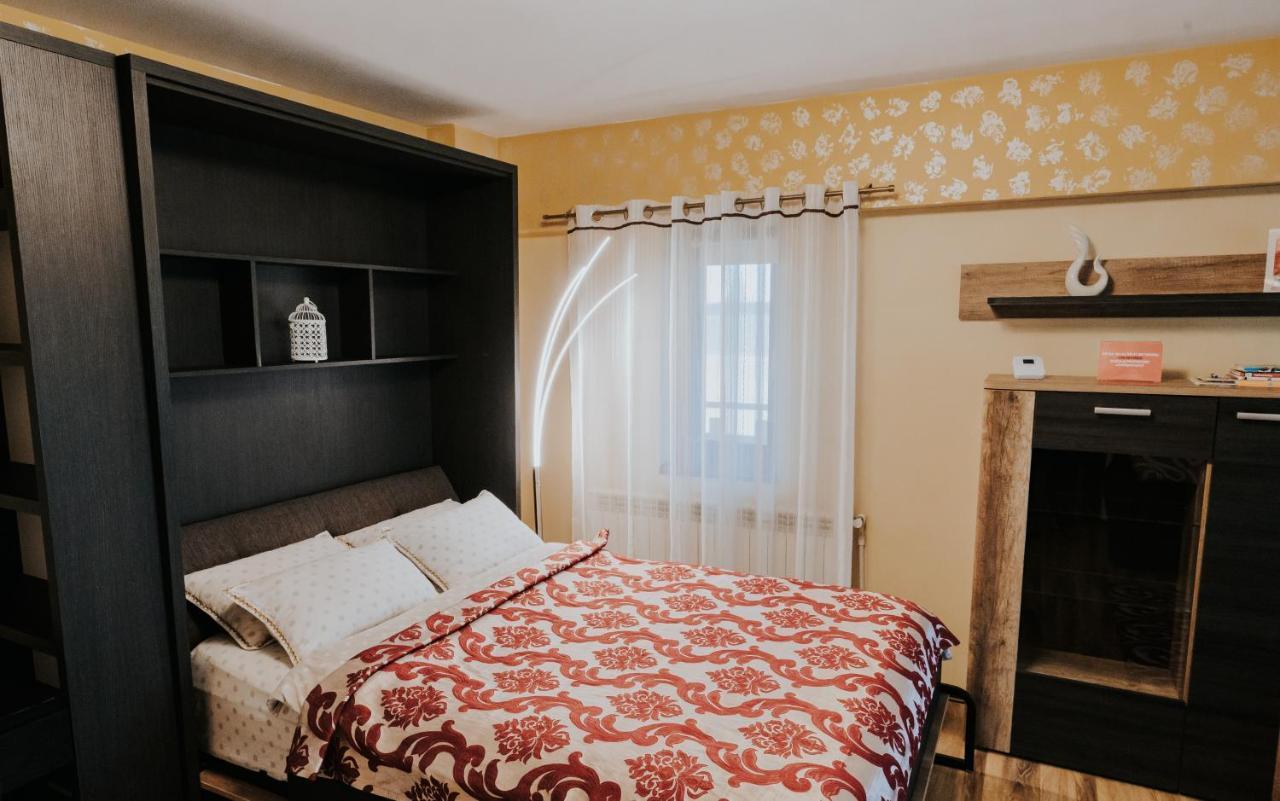 Carla'S Studio Central Palas, Airport Shuttle Iasi Eksteriør bilde